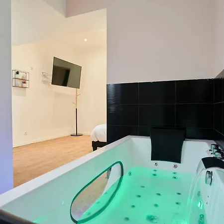 Ng Suitehome - / Calais - Balneo Daire
